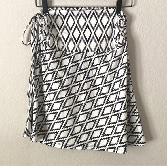 PATAGONIA Lithia Mini Skirt Or Top Size Medium NWT - Picture 6 of 12